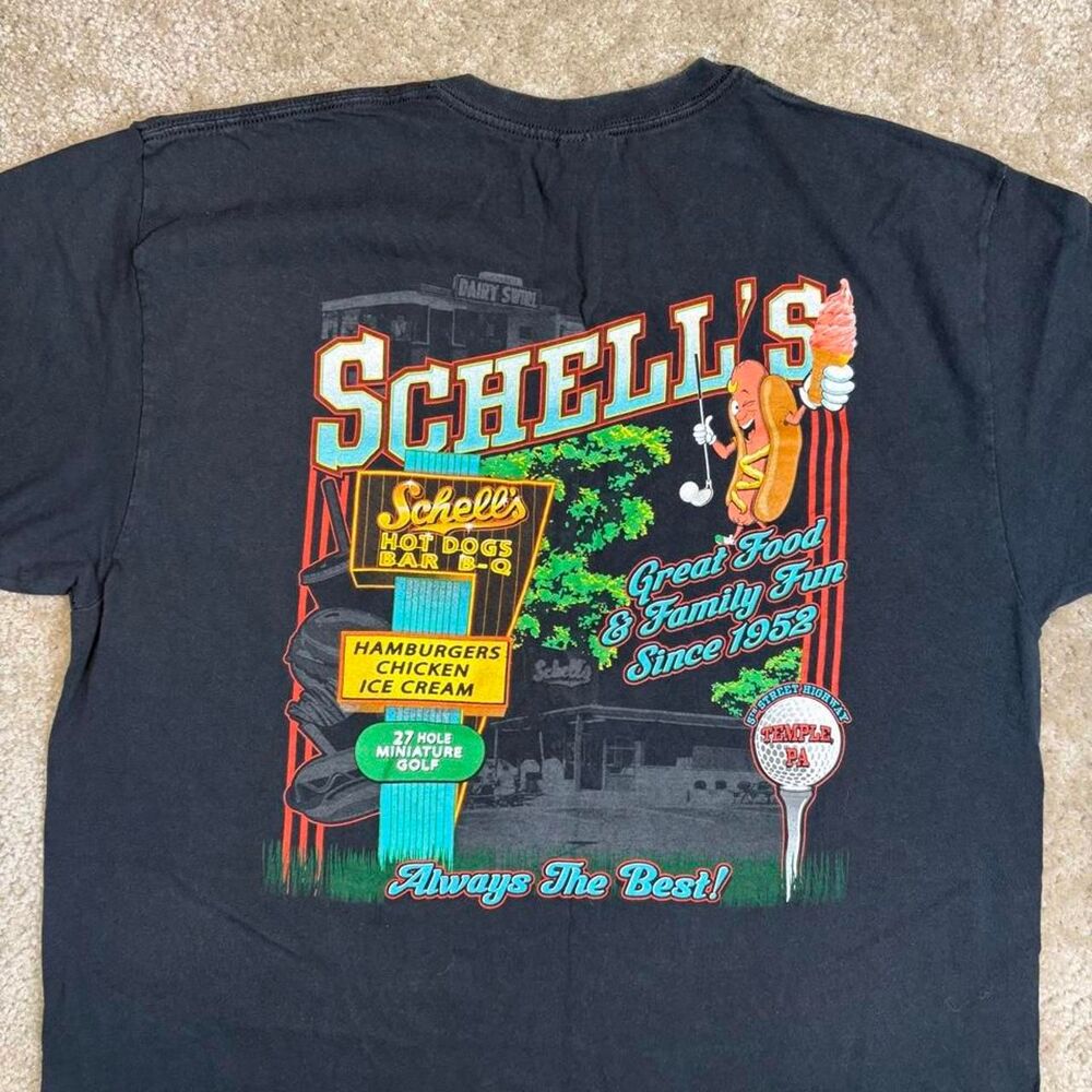 Schell’s Hot Dogs BBQ graphic tee